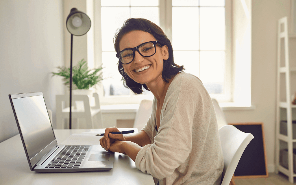 Virtual hospitality assistant supporting 24/7 guest support solutions