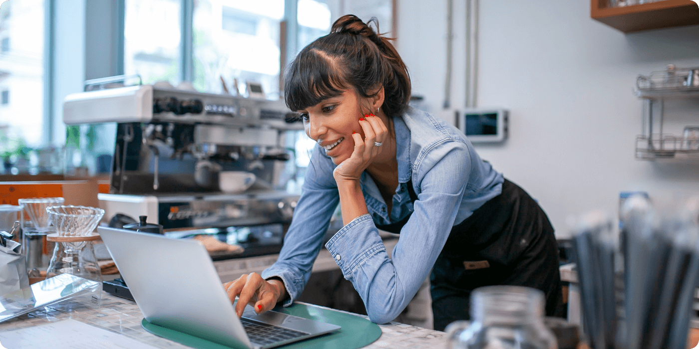 Why should a startup work with a PEO